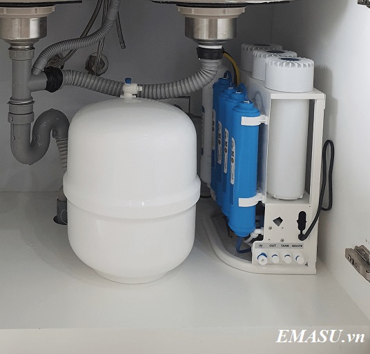Máy lọc nước Karofi Slim S-s038 nguyên khối lắp gầm bếp tiện dụng, gọn nhẹ, dễ dàng